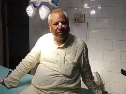 Sanjay Nishad Attacked: Uttar Pradesh Cabinet Minister's Nose Bleeds After Attacked by Unknown Assailants in Sant Kabir Nagar (Watch Video) | Sanjay Nishad Attacked: Uttar Pradesh Cabinet Minister's Nose Bleeds After Attacked by Unknown Assailants in Sant Kabir Nagar (Watch Video)