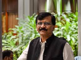 Sanjay Raut's House Recce: Unknown Men Spotted with Multiple Mobile Phones Outside MP's Residence in Bhandup