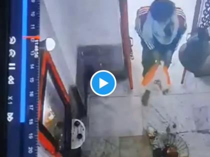 Sanskari Chor in Meerut Bows Before Stealing Idol in Meerut Temple (Watch) | Sanskari Chor in Meerut Bows Before Stealing Idol in Meerut Temple (Watch)