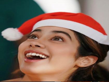Merry Christmas! Janhvi Kapoor in a merry mood! | Merry Christmas! Janhvi Kapoor in a merry mood!