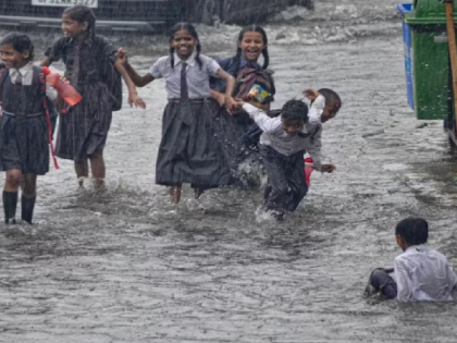 Maharashtra Rains: Schools Closed in 5 Raigad Talukas as Torrential Rains Flood Region; Kundalika River Crosses Danger Mark | Maharashtra Rains: Schools Closed in 5 Raigad Talukas as Torrential Rains Flood Region; Kundalika River Crosses Danger Mark Maharashtra Rains: Schools Closed in 5 Raigad Talukas as Torrential Rains Flood Region; Kundalika River Crosses Danger Mark | Maharashtra Rains: Schools Closed in 5 Raigad Talukas as Torrential Rains Flood Region; Kundalika River Crosses Danger Mark