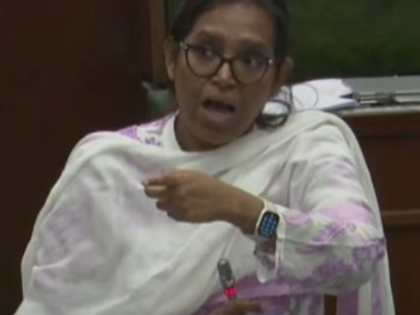 Former Education Minister Varsha Gaikwad lashes out at state government over 12th class paper leak | Former Education Minister Varsha Gaikwad lashes out at state government over 12th class paper leak