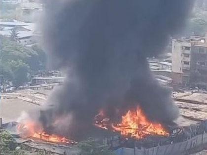 Mumbai: Massive fire breaks out near Oshiwara furniture market | Mumbai: Massive fire breaks out near Oshiwara furniture market