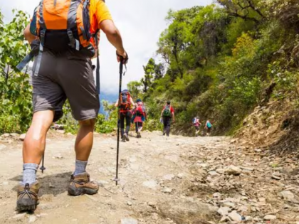 Trekker dies after suffering heart attack while trekking to Lingana Fort | Trekker dies after suffering heart attack while trekking to Lingana Fort