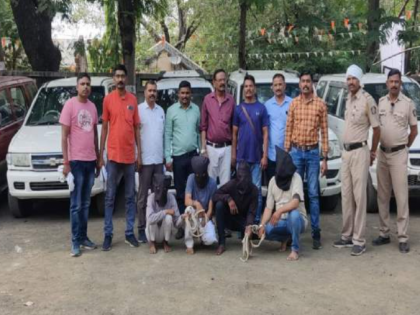 Amravati: Police nab car thieves selling stolen vehicles with fake documents | Amravati: Police nab car thieves selling stolen vehicles with fake documents Amravati: Police nab car thieves selling stolen vehicles with fake documents | Amravati: Police nab car thieves selling stolen vehicles with fake documents