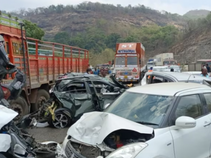 Maharashtra: 4 injured after 7 vehicles collide at Mumbai-Pune Expressway | Maharashtra: 4 injured after 7 vehicles collide at Mumbai-Pune Expressway