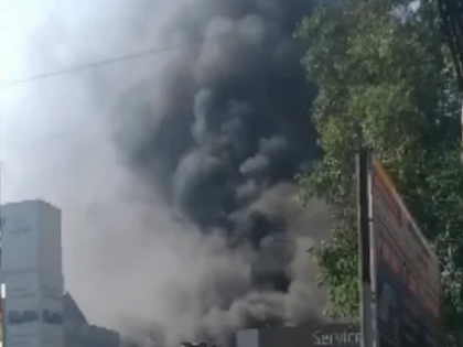 Chhatrapati Sambhajinagar: Fire breaks out at Hyundai showroom, no casualties reported | Chhatrapati Sambhajinagar: Fire breaks out at Hyundai showroom, no casualties reported Chhatrapati Sambhajinagar: Fire breaks out at Hyundai showroom, no casualties reported | Chhatrapati Sambhajinagar: Fire breaks out at Hyundai showroom, no casualties reported