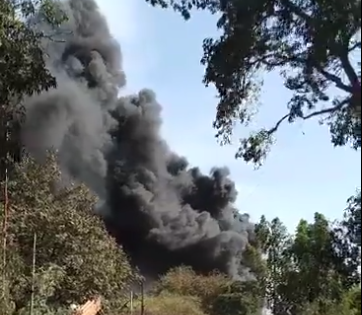 Massive fire engulfs chemical company in Ambernath, casualties reported | Massive fire engulfs chemical company in Ambernath, casualties reported