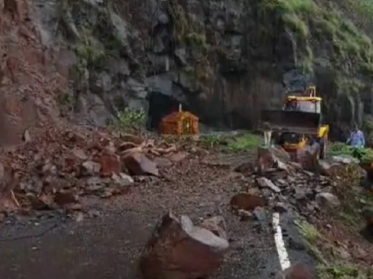 Landslide halts traffic at Ambenali Ghat; normalcy restored after ten-hour | Landslide halts traffic at Ambenali Ghat; normalcy restored after ten-hour