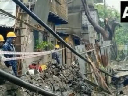 Maharashtra: 40-foot-long wall collapses in Thane amid heavy rains in the city | Maharashtra: 40-foot-long wall collapses in Thane amid heavy rains in the city Maharashtra: 40-foot-long wall collapses in Thane amid heavy rains in the city | Maharashtra: 40-foot-long wall collapses in Thane amid heavy rains in the city