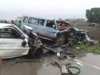 Nashik: 4 friends killed, 9 injured in car accident on Vani-Saputara highway | Nashik: 4 friends killed, 9 injured in car accident on Vani-Saputara highway
