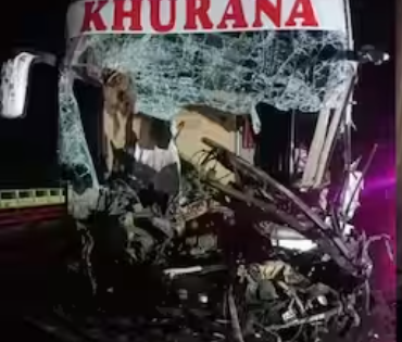 Chhatrapati Sambhajinagar: Bus-Truck collision on Samruddhi highway leaves 20 passengers injured | Chhatrapati Sambhajinagar: Bus-Truck collision on Samruddhi highway leaves 20 passengers injured