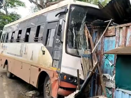 Sangli: 16 injured in ST bus accident at Sangliwadi toll plaza | Sangli: 16 injured in ST bus accident at Sangliwadi toll plaza