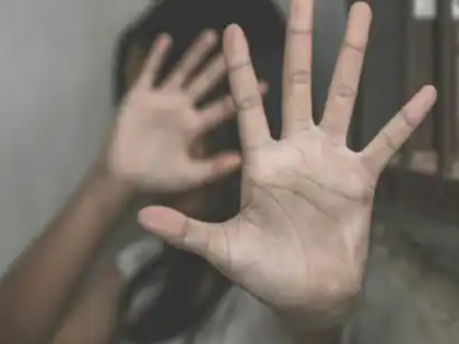 Kolhapur: Student beaten in private academy after expressing desire to see mother | Kolhapur: Student beaten in private academy after expressing desire to see mother Kolhapur: Student beaten in private academy after expressing desire to see mother | Kolhapur: Student beaten in private academy after expressing desire to see mother