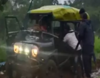 4 killed, 5 injured in Mumbai-Nashik h ighway jeep-container collision | 4 killed, 5 injured in Mumbai-Nashik h ighway jeep-container collision 4 killed, 5 injured in Mumbai-Nashik h ighway jeep-container collision | 4 killed, 5 injured in Mumbai-Nashik h ighway jeep-container collision