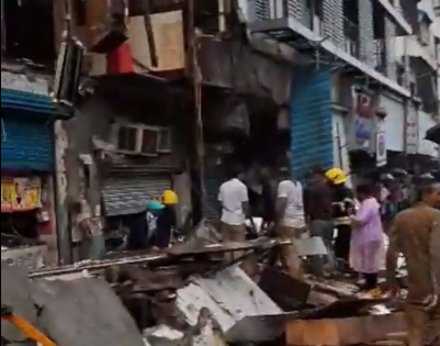 Mumbai: Balcony portion collapses in Bhayandar building, no casualties reported | Mumbai: Balcony portion collapses in Bhayandar building, no casualties reported