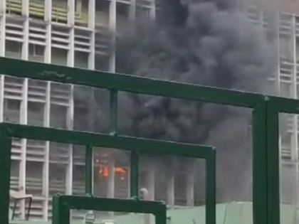 Massive fire breaks out at Endoscopy room of AIIMS in Delhi, patients evacuated | Massive fire breaks out at Endoscopy room of AIIMS in Delhi, patients evacuated