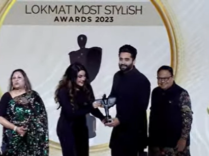 Jackky Bhagnani receives Lokmat Most Stylish Awards 2023 for most stylish producer | Jackky Bhagnani receives Lokmat Most Stylish Awards 2023 for most stylish producer