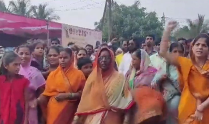 Maratha quota row: Women protesters demanding reservation detained in Parbhani district | Maratha quota row: Women protesters demanding reservation detained in Parbhani district