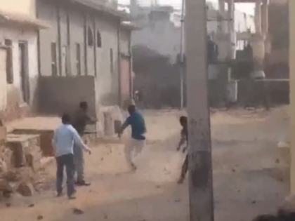 Rajasthan Assembly Elections 2023: Stone pelting disrupts voting in Sikar, heavy police force deployed | Rajasthan Assembly Elections 2023: Stone pelting disrupts voting in Sikar, heavy police force deployed