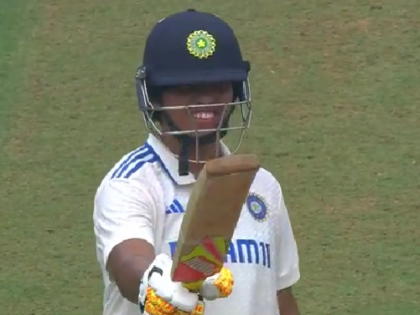 Watch: Richa Ghosh Celebrates Debut Test Fifty in Style in IND vs AUS One-Off Test | Watch: Richa Ghosh Celebrates Debut Test Fifty in Style in IND vs AUS One-Off Test