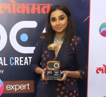 Lokmat Digital Creator Awards 2023: Prajakta Koli wins Content Creator of the year award | Lokmat Digital Creator Awards 2023: Prajakta Koli wins Content Creator of the year award