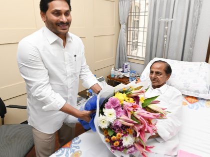 Andhra Pradesh CM Jagan Mohan Reddy Meets Ex-Telangana CM KCR in Hyderabad | Andhra Pradesh CM Jagan Mohan Reddy Meets Ex-Telangana CM KCR in Hyderabad