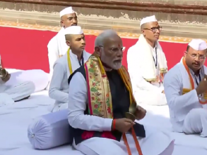 Watch: PM Modi Plays Cymbals at Shree Kala Ram Temple in Nashik | Watch: PM Modi Plays Cymbals at Shree Kala Ram Temple in Nashik