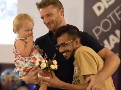 Yuzvendra Chahal's Hilarious Date Proposal to Jos Buttler Goes Viral on Valentine's Day; Watch Video | Yuzvendra Chahal's Hilarious Date Proposal to Jos Buttler Goes Viral on Valentine's Day; Watch Video