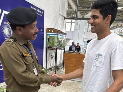 Shubman Gill Meets GT Team-Mate Robin Minz’s Father at Ranchi Airport, Heartwarming Video Goes Viral | Shubman Gill Meets GT Team-Mate Robin Minz’s Father at Ranchi Airport, Heartwarming Video Goes Viral