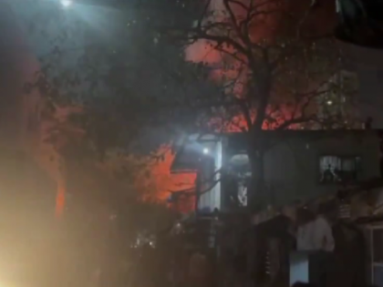 Mumbai: Massive Fire Breaks Out in Bombay Talkies Compound in Malad West (Watch Video) | Mumbai: Massive Fire Breaks Out in Bombay Talkies Compound in Malad West (Watch Video)