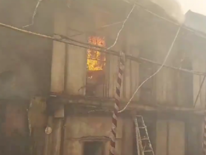 Pune: Massive Fire Breaks Out in Two-Storey Structure Near Bhausaheb Rangari Ganpati Temple in Budhwar Peth (Watch Video) | Pune: Massive Fire Breaks Out in Two-Storey Structure Near Bhausaheb Rangari Ganpati Temple in Budhwar Peth (Watch Video)