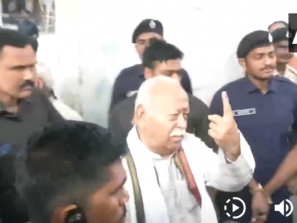 Maharashtra Lok Sabha Election 2024: RSS Chief Mohan Bhagwat Casts His Vote in Nagpur (Watch Video) | Maharashtra Lok Sabha Election 2024: RSS Chief Mohan Bhagwat Casts His Vote in Nagpur (Watch Video)
