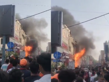Delhi Fire: Massive Blaze Engulfs Clothing Showroom in Karol Bagh Market (Watch Video) | Delhi Fire: Massive Blaze Engulfs Clothing Showroom in Karol Bagh Market (Watch Video)