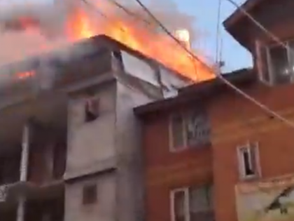 Jammu and Kashmir Fire: Massive Blaze Engulfs Commercial Building in Srinagar’s Rajbagh (Watch Video) | Jammu and Kashmir Fire: Massive Blaze Engulfs Commercial Building in Srinagar’s Rajbagh (Watch Video)