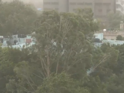 Delhi Weather Update: National Capital Witnesses Cloudy Skies and Dust Storm After Scorching Heat (Watch Video) | Delhi Weather Update: National Capital Witnesses Cloudy Skies and Dust Storm After Scorching Heat (Watch Video) Delhi Weather Update: National Capital Witnesses Cloudy Skies and Dust Storm After Scorching Heat (Watch Video) | Delhi Weather Update: National Capital Witnesses Cloudy Skies and Dust Storm After Scorching Heat (Watch Video)