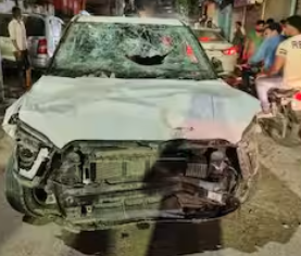 Uttar Pradesh: Speeding Car Hits Multiple Pedestrians in Lucknow; Driver Assaulted by Mob (Watch Video) | Uttar Pradesh: Speeding Car Hits Multiple Pedestrians in Lucknow; Driver Assaulted by Mob (Watch Video) Uttar Pradesh: Speeding Car Hits Multiple Pedestrians in Lucknow; Driver Assaulted by Mob (Watch Video) | Uttar Pradesh: Speeding Car Hits Multiple Pedestrians in Lucknow; Driver Assaulted by Mob (Watch Video)