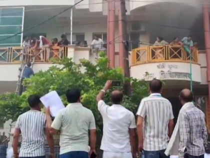 Hardoi Hospital Fire: Major Blaze Erupts at Children’s Hospital in Uttar Pradesh; Kids Rescued Using Sarees (VIDEO) | Hardoi Hospital Fire: Major Blaze Erupts at Children’s Hospital in Uttar Pradesh; Kids Rescued Using Sarees (VIDEO) Hardoi Hospital Fire: Major Blaze Erupts at Children’s Hospital in Uttar Pradesh; Kids Rescued Using Sarees (VIDEO) | Hardoi Hospital Fire: Major Blaze Erupts at Children’s Hospital in Uttar Pradesh; Kids Rescued Using Sarees (VIDEO)