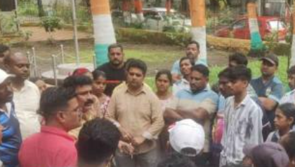 Palghar Crime: Locals Foil Kidnap Bid in Vasai by Men Posing as Transgender Persons, Beat Them Up | Palghar Crime: Locals Foil Kidnap Bid in Vasai by Men Posing as Transgender Persons, Beat Them Up Palghar Crime: Locals Foil Kidnap Bid in Vasai by Men Posing as Transgender Persons, Beat Them Up | Palghar Crime: Locals Foil Kidnap Bid in Vasai by Men Posing as Transgender Persons, Beat Them Up