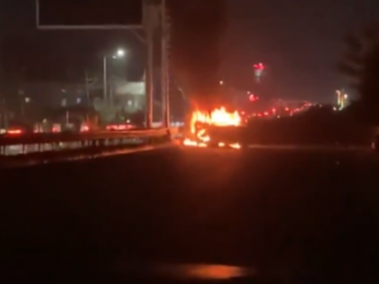 Patna: Protest Over Deaths of Two Children Turns Violent; Vehicles Torched, Police Injured (VIDEO) | Patna: Protest Over Deaths of Two Children Turns Violent; Vehicles Torched, Police Injured (VIDEO) Patna: Protest Over Deaths of Two Children Turns Violent; Vehicles Torched, Police Injured (VIDEO) | Patna: Protest Over Deaths of Two Children Turns Violent; Vehicles Torched, Police Injured (VIDEO)