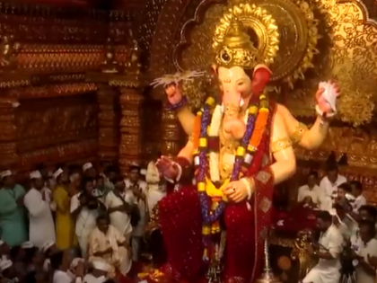 Lalbaugcha Raja Visarjan 2025: Grand Procession for Mumbai's Most Celebrated Ganesha Begins (Watch Video) | Lalbaugcha Raja Visarjan 2025: Grand Procession for Mumbai's Most Celebrated Ganesha Begins (Watch Video)