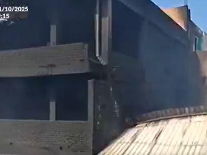 Uttar Pradesh Fire: Major Blaze Destroys Kanpur Metro Warehouse and Scrap Godown (Watch Video) | Uttar Pradesh Fire: Major Blaze Destroys Kanpur Metro Warehouse and Scrap Godown (Watch Video) Uttar Pradesh Fire: Major Blaze Destroys Kanpur Metro Warehouse and Scrap Godown (Watch Video) | Uttar Pradesh Fire: Major Blaze Destroys Kanpur Metro Warehouse and Scrap Godown (Watch Video)