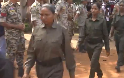 Chhattisgarh: Over 200 Naxalites Lay Down Arms Following Bhupati and 60 Others’ Surrender in Maharashtra’s Gadchiroli | Chhattisgarh: Over 200 Naxalites Lay Down Arms Following Bhupati and 60 Others’ Surrender in Maharashtra’s Gadchiroli Chhattisgarh: Over 200 Naxalites Lay Down Arms Following Bhupati and 60 Others’ Surrender in Maharashtra’s Gadchiroli | Chhattisgarh: Over 200 Naxalites Lay Down Arms Following Bhupati and 60 Others’ Surrender in Maharashtra’s Gadchiroli