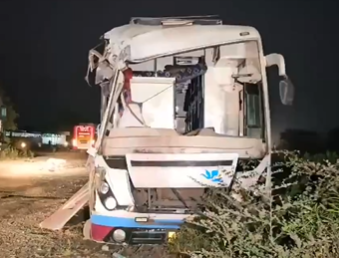 Gujarat Road Accident: Two Women Killed, Several Injured After Two Buses Collide on Pardi Bypass | Gujarat Road Accident: Two Women Killed, Several Injured After Two Buses Collide on Pardi Bypass Gujarat Road Accident: Two Women Killed, Several Injured After Two Buses Collide on Pardi Bypass | Gujarat Road Accident: Two Women Killed, Several Injured After Two Buses Collide on Pardi Bypass
