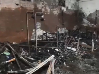 Delhi: Fire Breaks Out at Clothing Factory in Khanpur Extension (VIDEO) | Delhi: Fire Breaks Out at Clothing Factory in Khanpur Extension (VIDEO) Delhi: Fire Breaks Out at Clothing Factory in Khanpur Extension (VIDEO) | Delhi: Fire Breaks Out at Clothing Factory in Khanpur Extension (VIDEO)