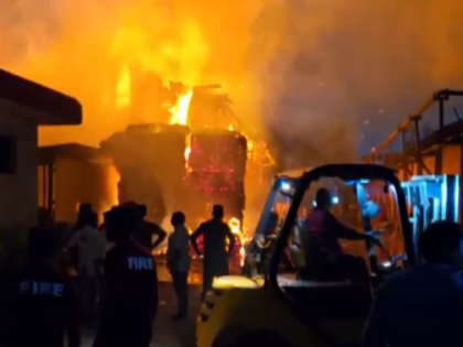 Gujarat: Fire Breaks Out at Valsad Paper Mill; No Loss Of Lives Reported | Gujarat: Fire Breaks Out at Valsad Paper Mill; No Loss Of Lives Reported Gujarat: Fire Breaks Out at Valsad Paper Mill; No Loss Of Lives Reported | Gujarat: Fire Breaks Out at Valsad Paper Mill; No Loss Of Lives Reported