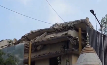 Mumbai: Two Injured as Building Collapses During Demolition in Mahim (Watch Video) | Mumbai: Two Injured as Building Collapses During Demolition in Mahim (Watch Video) Mumbai: Two Injured as Building Collapses During Demolition in Mahim (Watch Video) | Mumbai: Two Injured as Building Collapses During Demolition in Mahim (Watch Video)