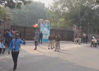 Delhi: Chanakyapuri School Receives Bomb Threat Email, Police Tighten Security (Watch Video) | Delhi: Chanakyapuri School Receives Bomb Threat Email, Police Tighten Security (Watch Video)