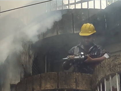 Madhya Pradesh Fire: Massive Blaze Destroys 3-Storey Garment Factory in Jabalpur; Damages Estimated at ₹1 Crore | Madhya Pradesh Fire: Massive Blaze Destroys 3-Storey Garment Factory in Jabalpur; Damages Estimated at ₹1 Crore