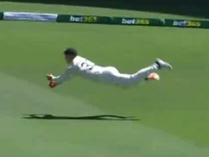 Marnus Labuschagne Pulls Off Stunning Catch to Break Joe Root-Jofra Archer Stand During AUS vs ENG 2nd Ashes Test at Gabba (VIDEO) | Marnus Labuschagne Pulls Off Stunning Catch to Break Joe Root-Jofra Archer Stand During AUS vs ENG 2nd Ashes Test at Gabba (VIDEO)
